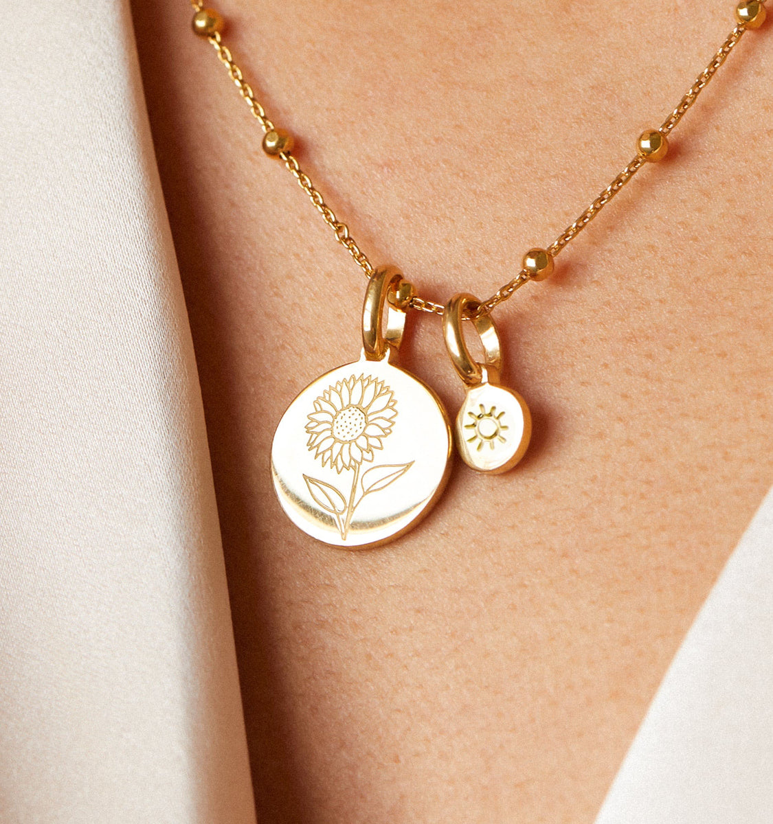 Sunflower Locket Necklace Engraved Sunflower Necklace Sunflower - Main Image