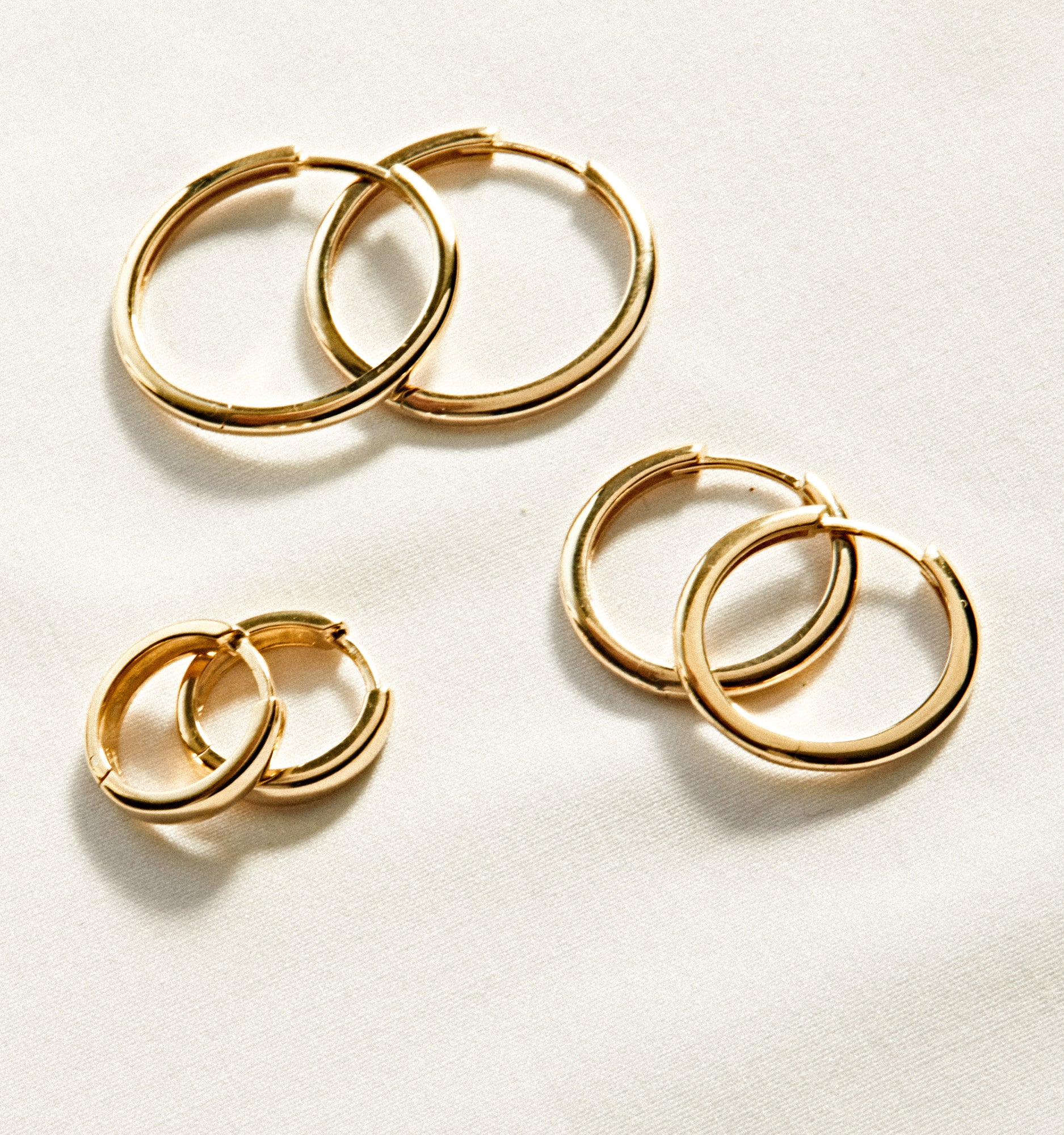 14k Solid Gold Hoop Earrings - Small 15mm