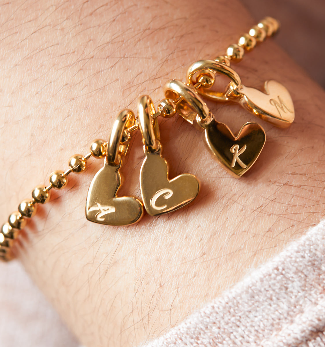 Gold Name Bracelet With Hearts – Rellery