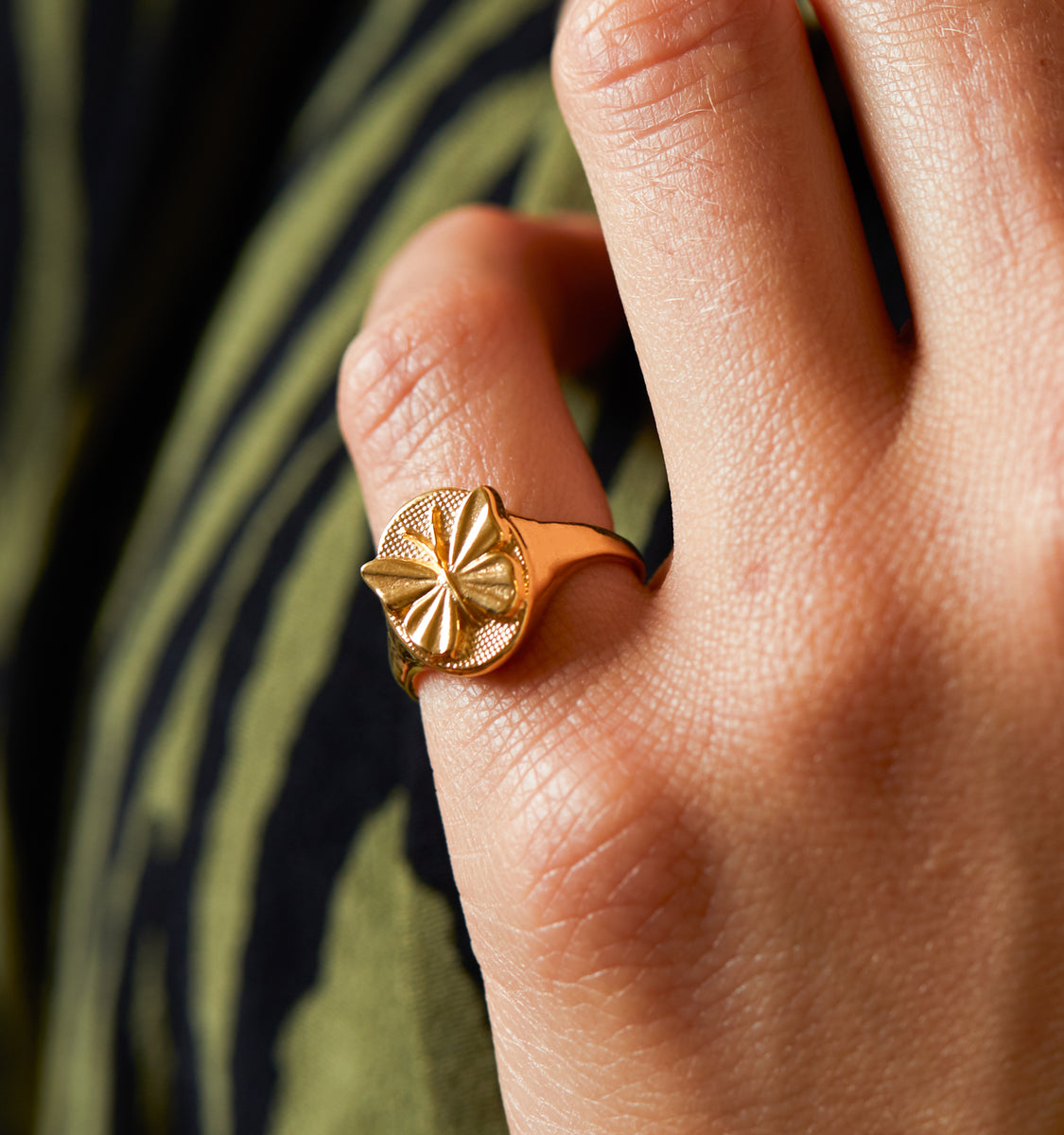 Butterfly Signet Ring – Rellery