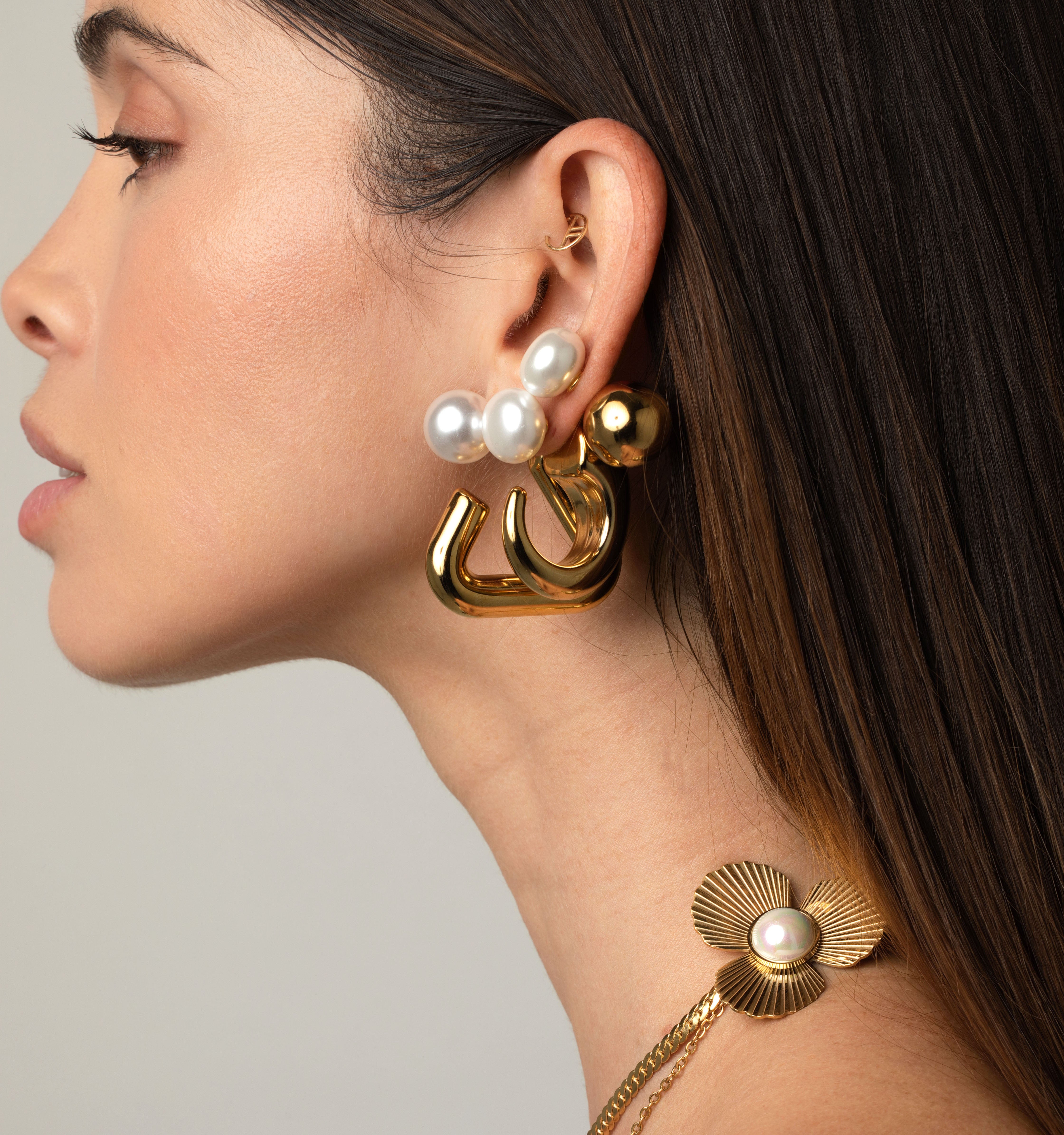 Mila Reversible Hoop Earrings - Pearl