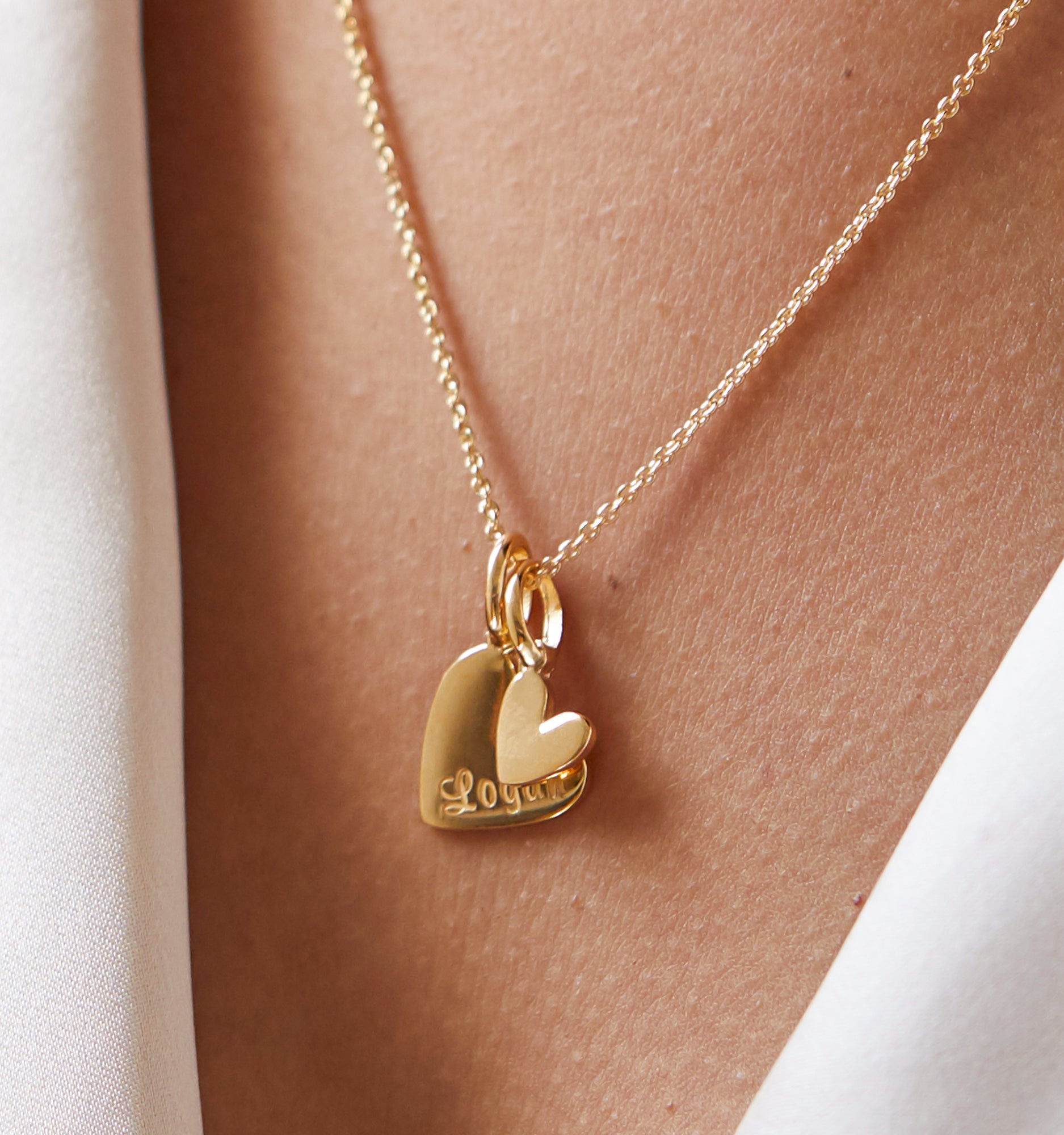 18k Saudi Gold Two-tone Heart Different Back and Front Pendant Necklace,  Women's Fashion, Jewelry & Organizers, Necklaces on Carousell