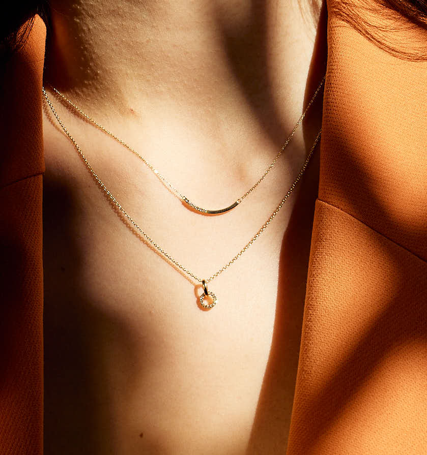 Curve Bar Diamond Necklace